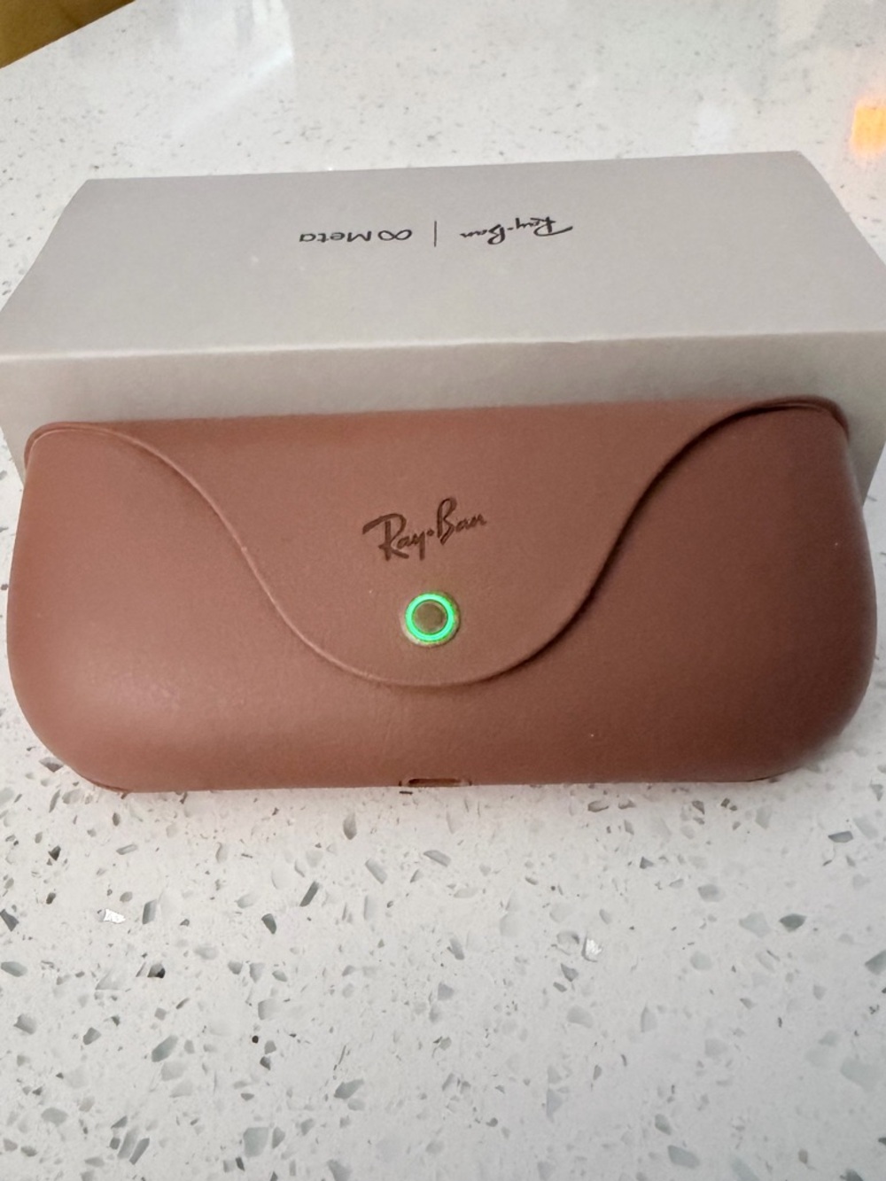 RAYBAN META GLASSES IN LIKE NEW CONDITION - Picture 5 of 6